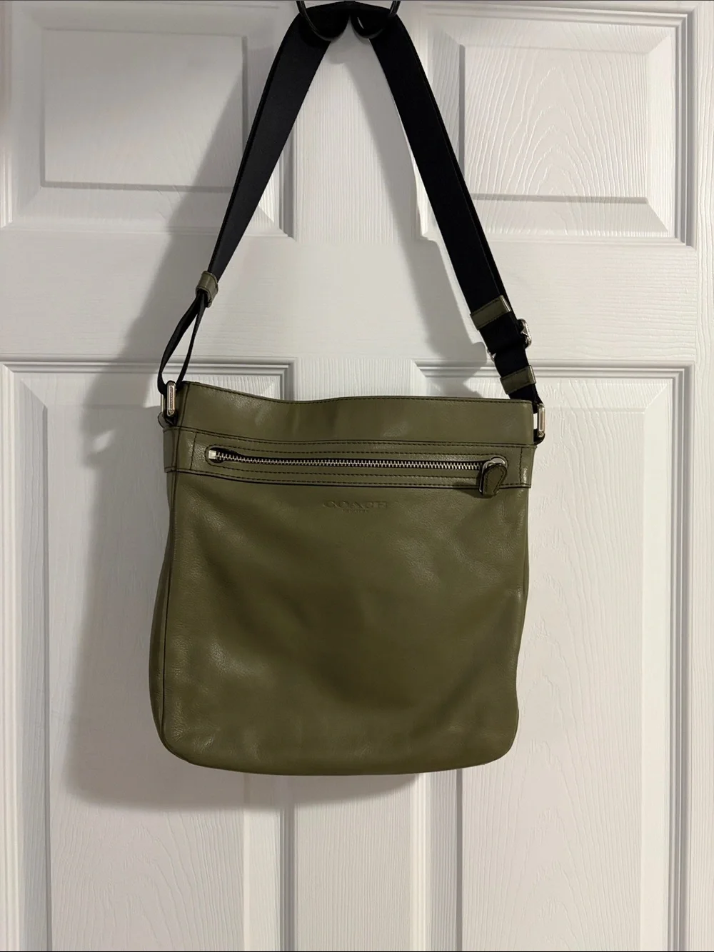 Coach f71745. Mens Olive Green Crossbody Sling Bag - Minimal Leather Design